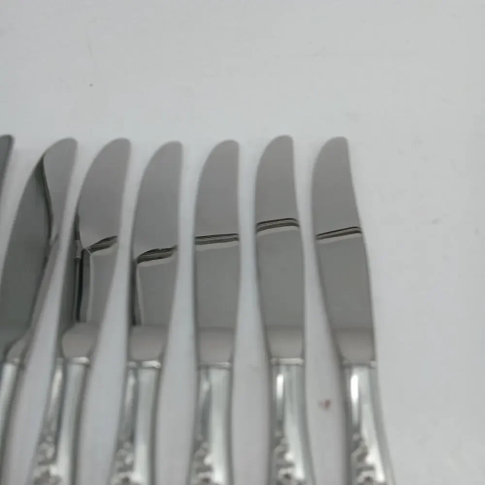 8X BK Oneida LA ROSE Dinner Butter Knives Rogers Premier Stainless Serrated